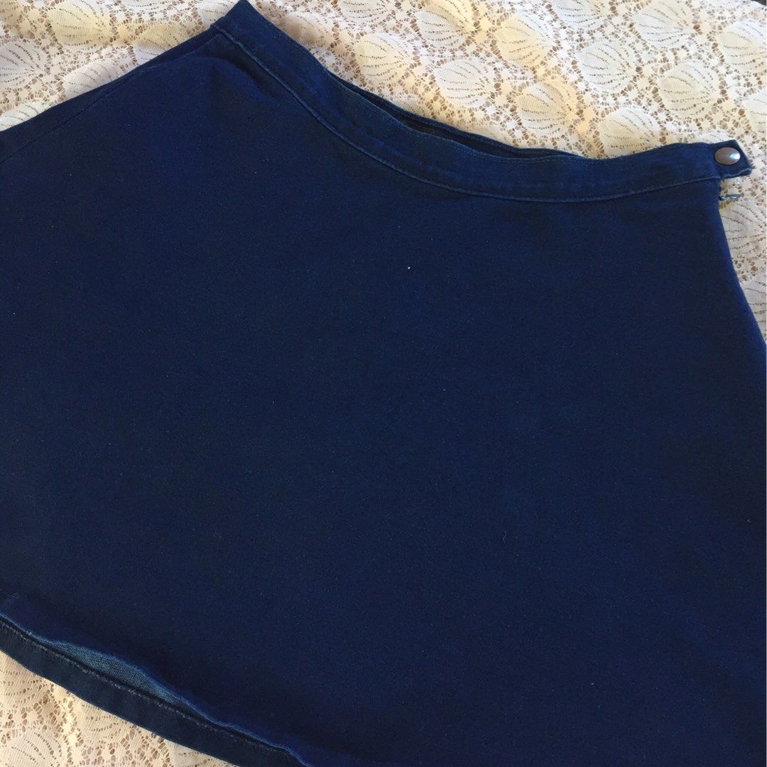F21 denim skater skirt (Category: Skirts) located in Davao. Submitted by shop.trisha (Listing ID 1271708103, Image 1). Description: — authentic, NOT factory overruns — waist 29-30" — length 15.5" — high quality fabric — kinda stretchable — has a side zipper — worn once only SHIPPING & DELIVERY 📦 — Nationwide: J&T / JRS / LBC — Within Davao City: Grab PAYMENT METHOD 💳 — GCash / Maya / BPI / UnionBank / remittance centers tags: zalora, mango, uni