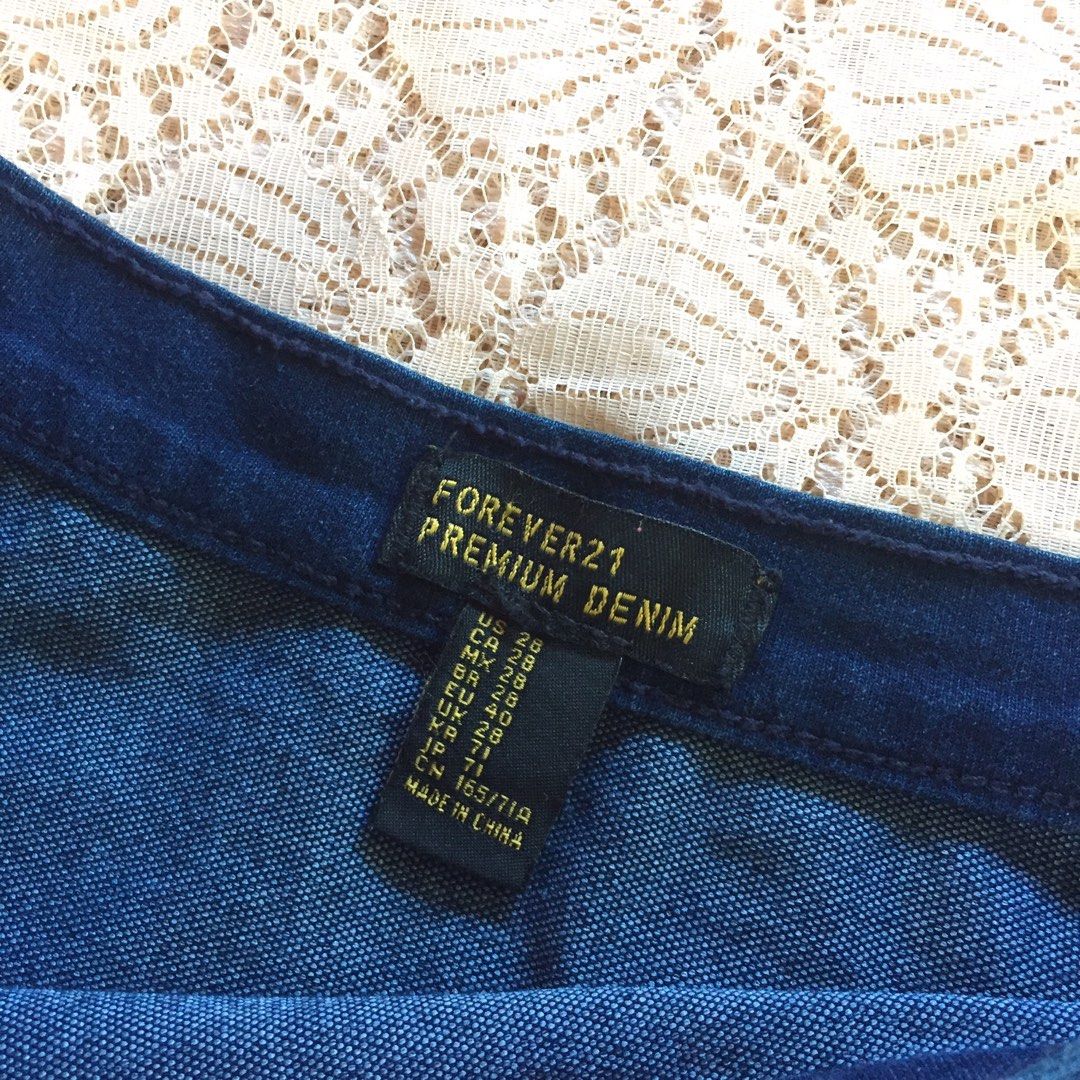 F21 denim skater skirt (Category: Skirts) located in Davao. Submitted by shop.trisha (Listing ID 1271708103, Image 2). Description: — authentic, NOT factory overruns — waist 29-30" — length 15.5" — high quality fabric — kinda stretchable — has a side zipper — worn once only SHIPPING & DELIVERY 📦 — Nationwide: J&T / JRS / LBC — Within Davao City: Grab PAYMENT METHOD 💳 — GCash / Maya / BPI / UnionBank / remittance centers tags: zalora, mango, uni