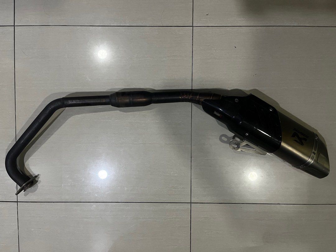 ekzos akrapovic r15