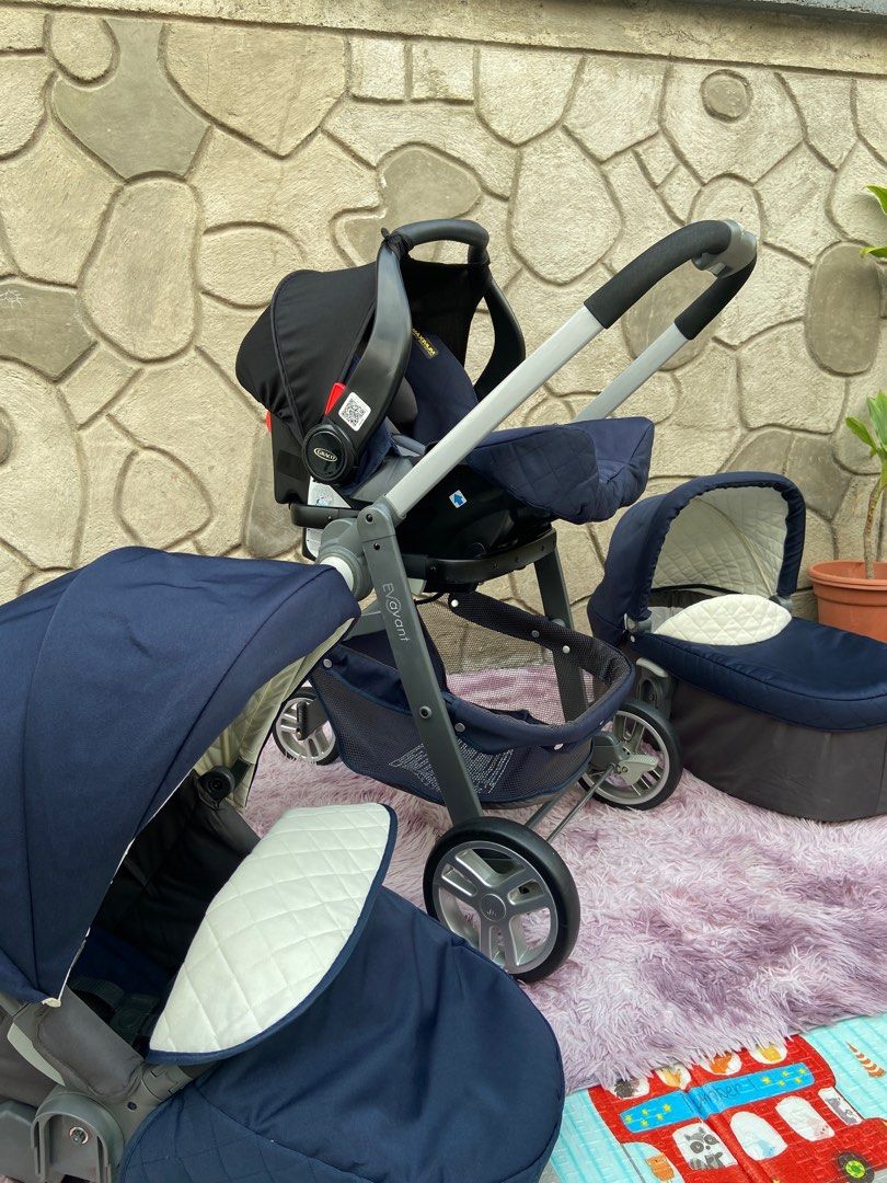 Graco Evo Avant 3 in 1 Stroller CarryCot and Isofix carseat