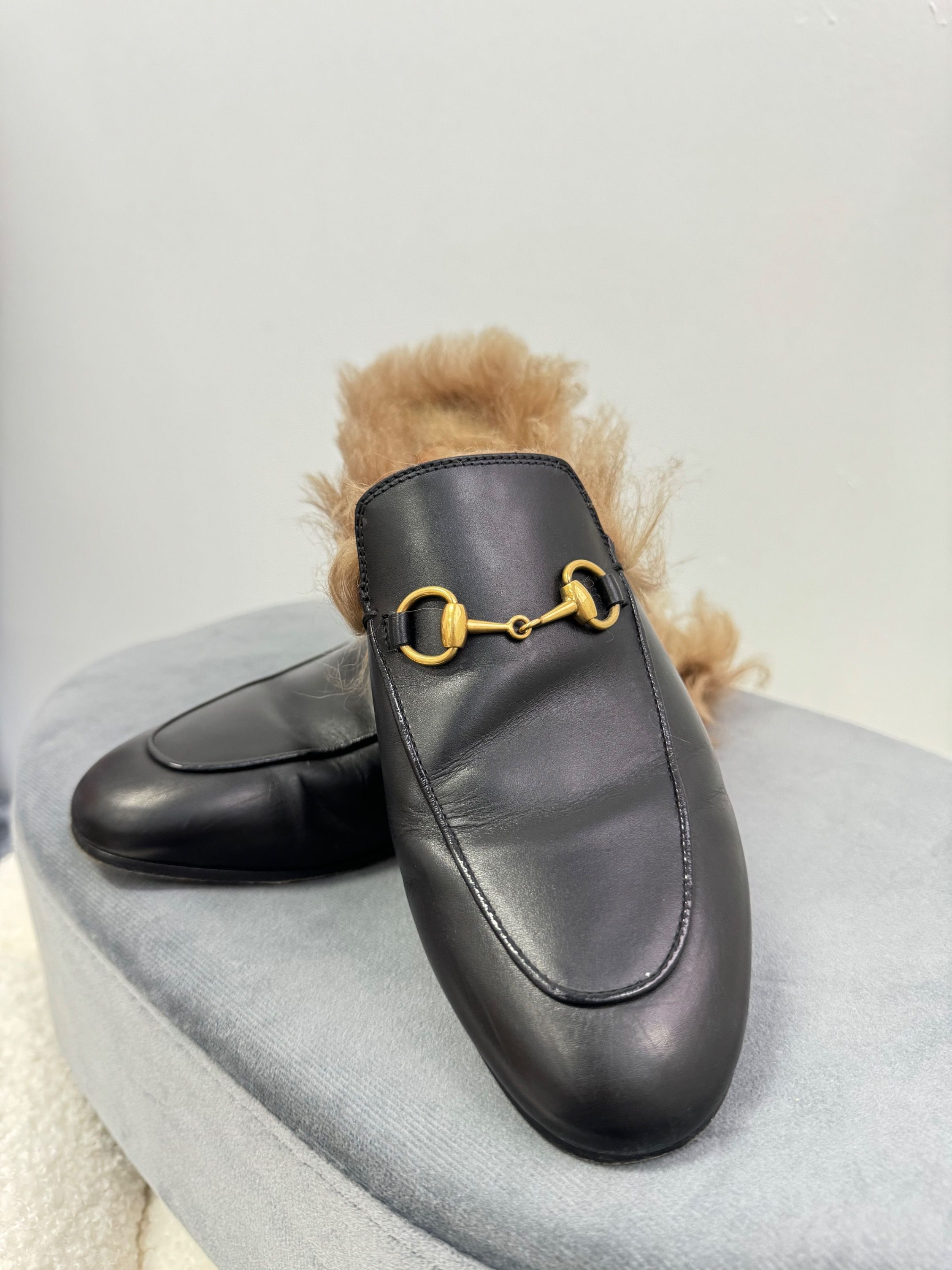 Gucci Black Leather Princetown Women s Slipper with Lamb Wool