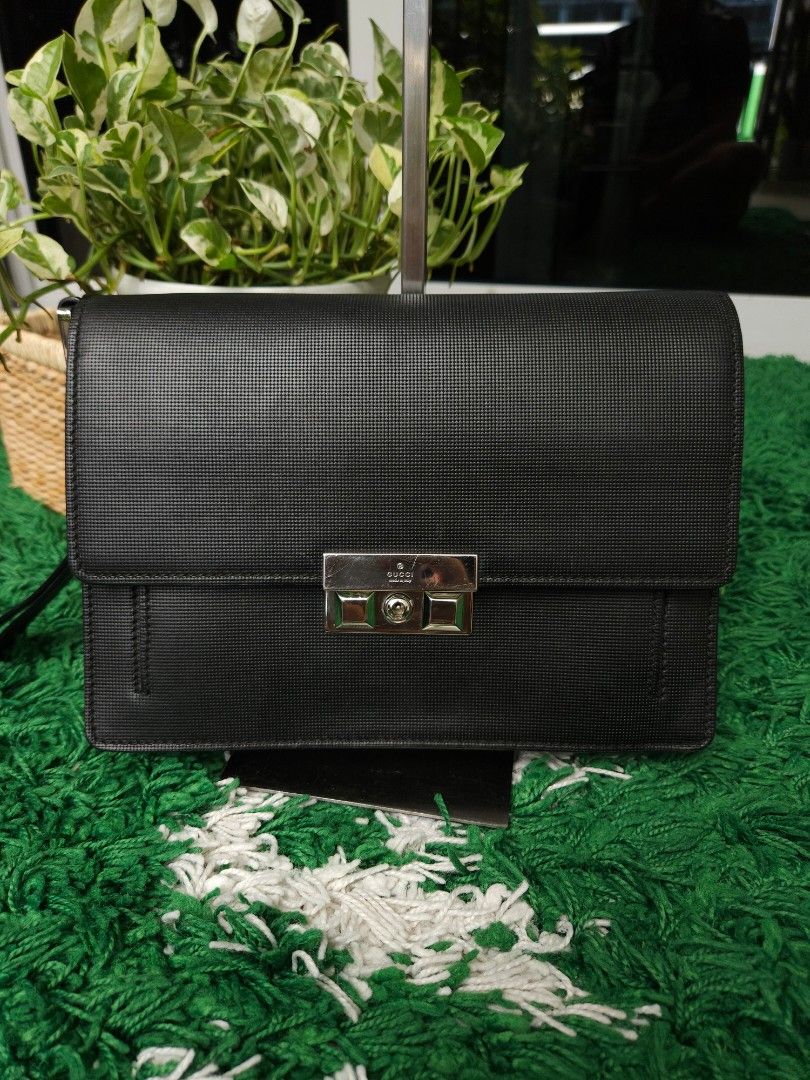 GUCCI LEATHER CLUTCH BAG Luxury Bags Wallets on Carousell