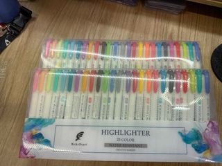 Midliners Highlighters, Hobbies & Toys, Stationery & Craft, Stationery &  School Supplies on Carousell