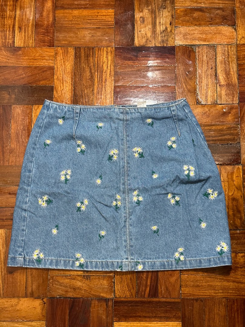BRAND NEW H&M floral skirt (HH)