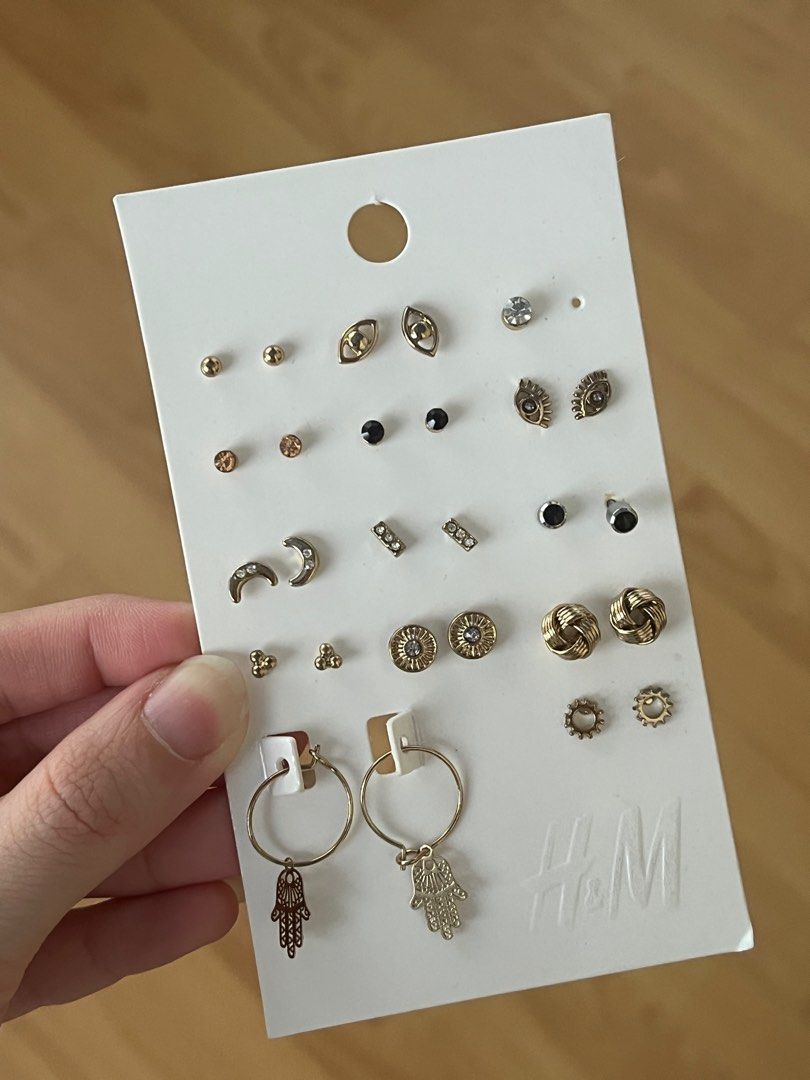 H M gold earrings set