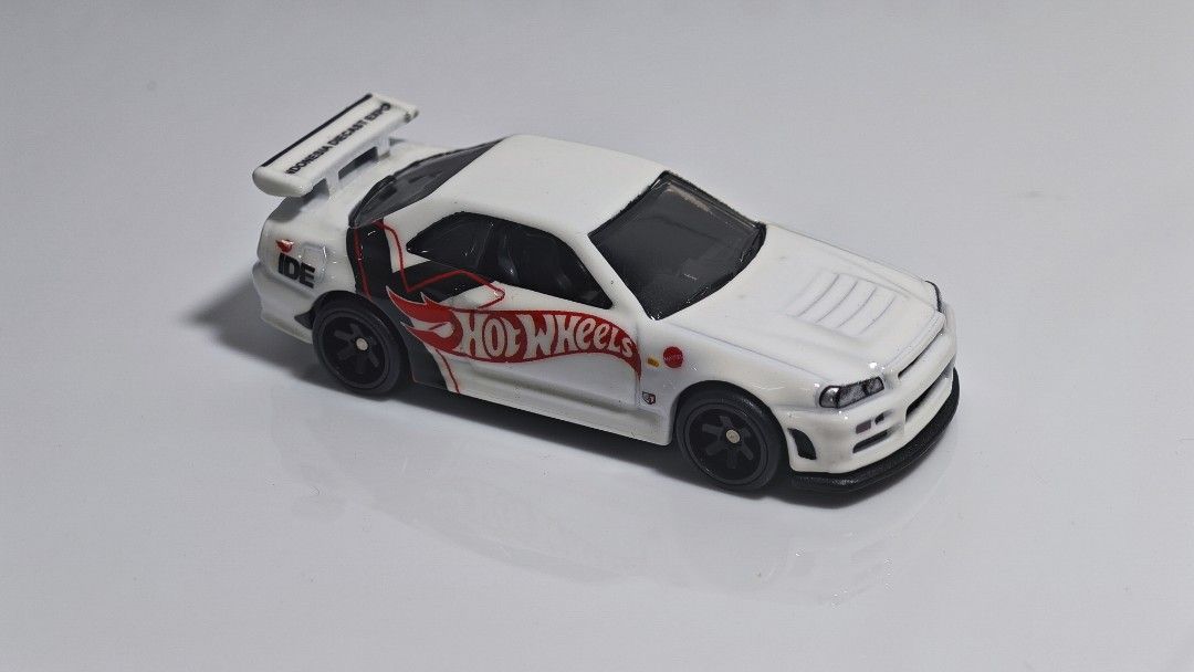 Hot wheels r34 top