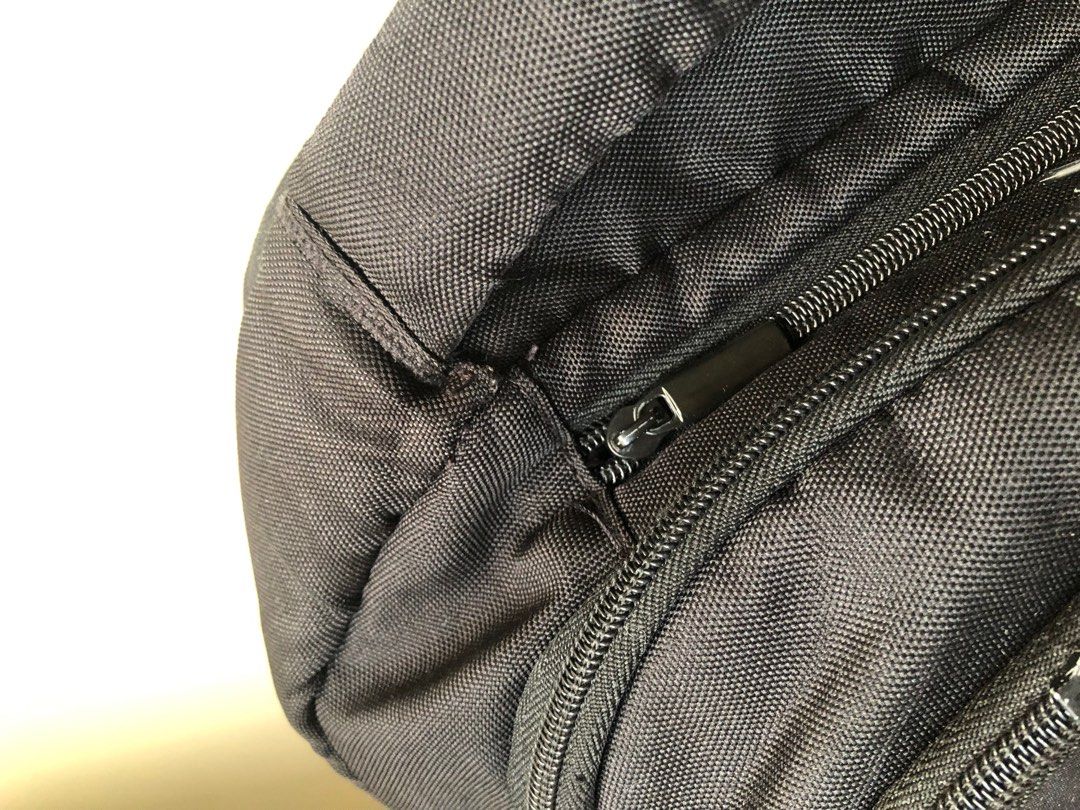 Hp Laptop Bag (Category: Backpacks) located in Quezon City. Submitted by bel_15 (Listing ID 1277872082, Image 3). Description: Original Comes with many pocket and can fit any laptops .