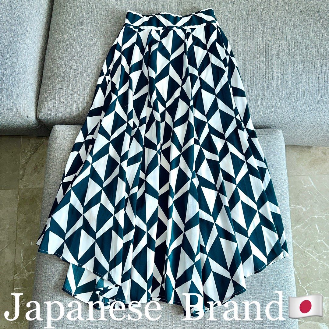 Japanese flared shop skirt pattern