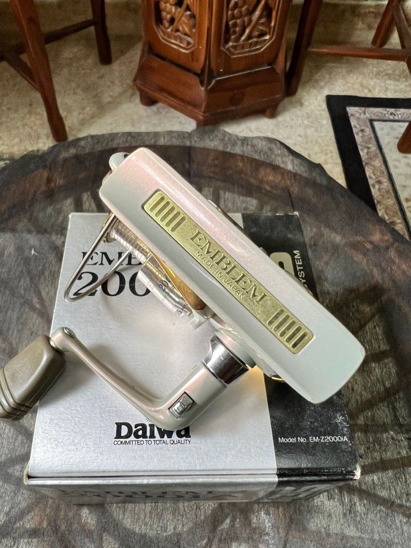 Used Reel From Japan) Daiwa Emblem Z 2000iA, Sports Equipment