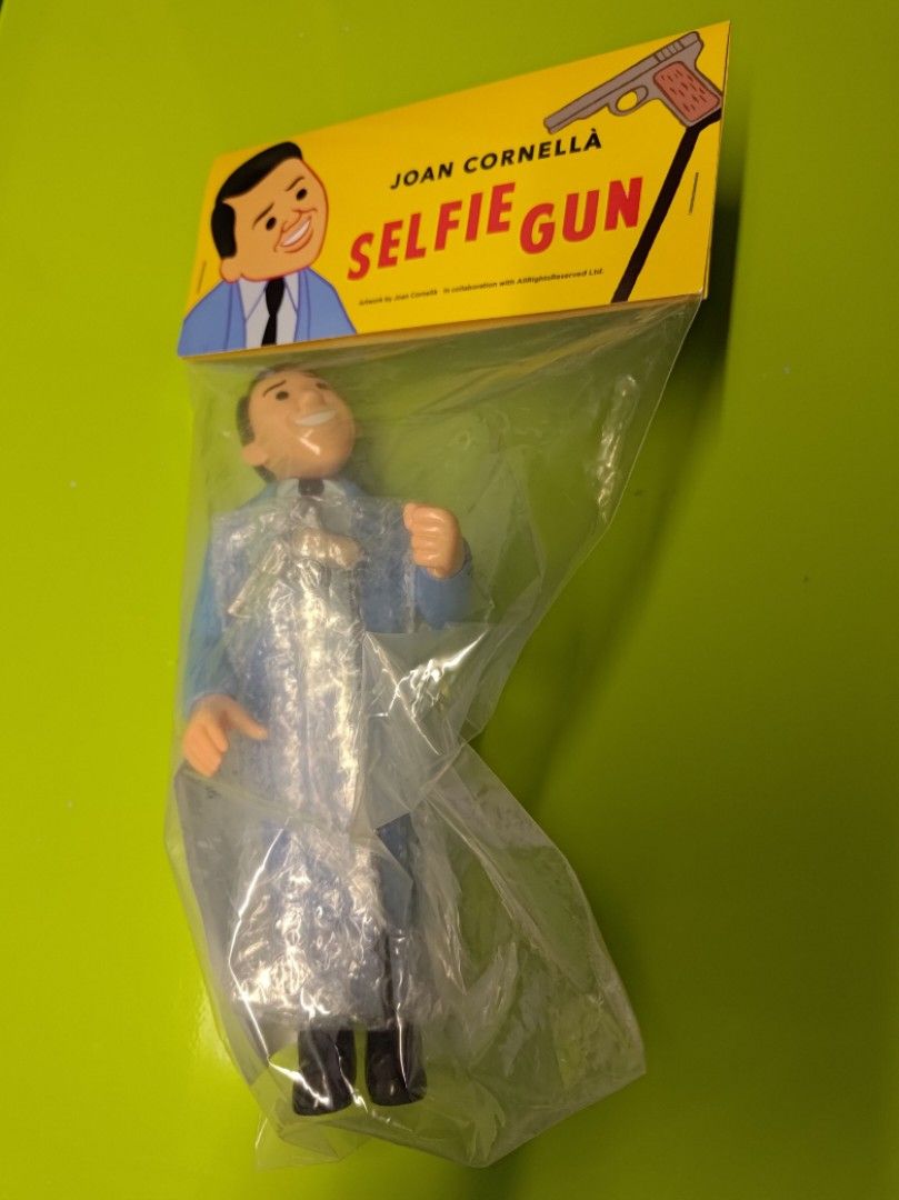 Joan Cornellà Selfie Gun フィギュア　新品 Joan Cornella🔫 Selfie Gun🔫 10