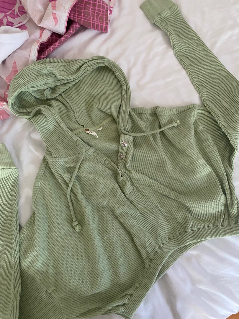 La best sale hearts hoodie