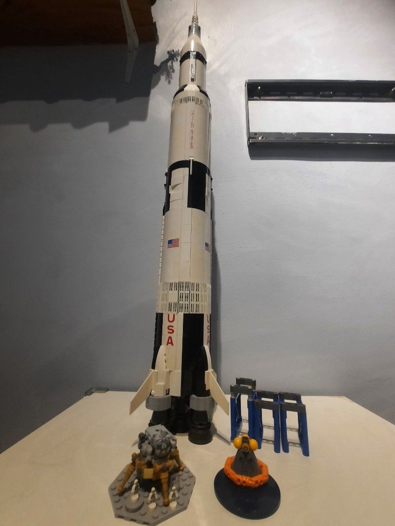[LEGO 92176] Saturn V, Hobbies & Toys, Toys & Games on Carousell