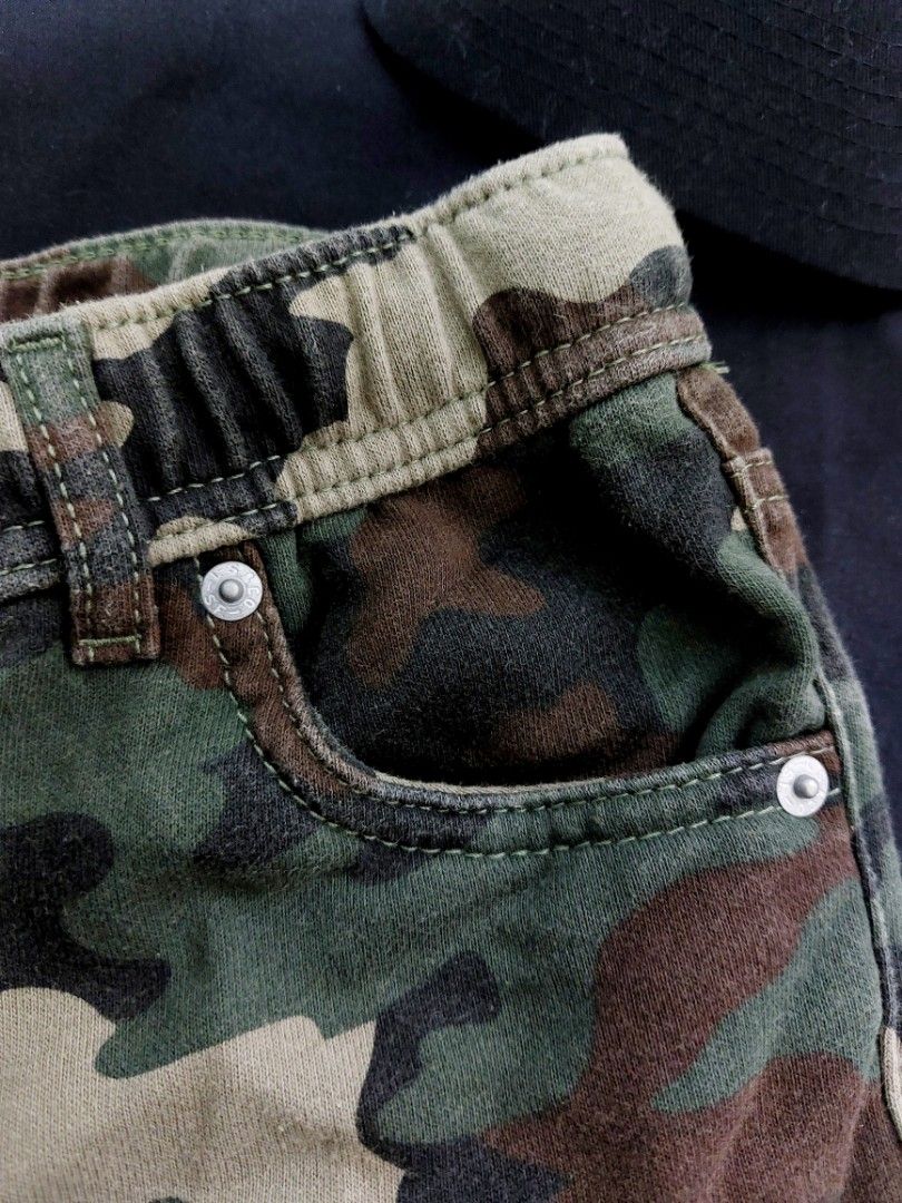 LEVIS Unisex Camouflage Shorts (Category: Shorts) located in Quezon City. Submitted by cinco.plus.apparel (Listing ID 1277958654, Image 3). Description: For Sale ‼️ Authentic Levis Camouflage unisex Short SIZE: Large on tag DIMENSIONS : Waist : 15 inches Length : 18 inches Leg Opening : 9.5 inches Thigh : 10 inches condition : In good condition (Slightly used) color rate : 9/10 Issues : NO ISSUES Price : Php 450 Mode of Payment: 👌🏻 Payment firs