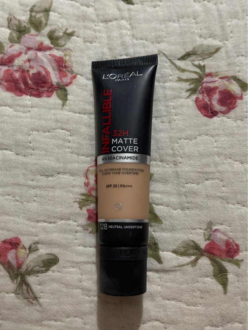 L'Oreal Paris Infallible 32H Matte Cover Liquid Foundation, with 4%  Niacinamide, SPF 25, 30ml