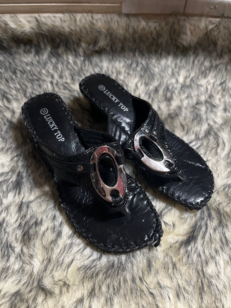 Lucky deals top sandals