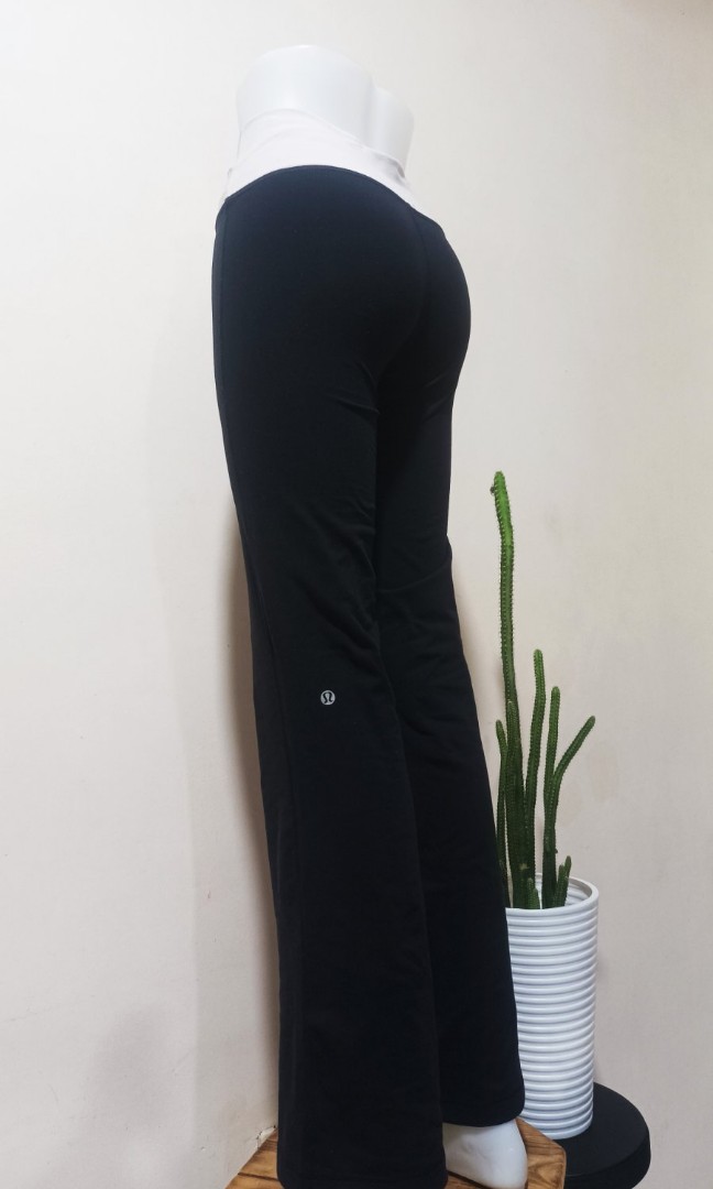 Lululemon (size 4) Leggings, Women's Fashion, Activewear on Carousell