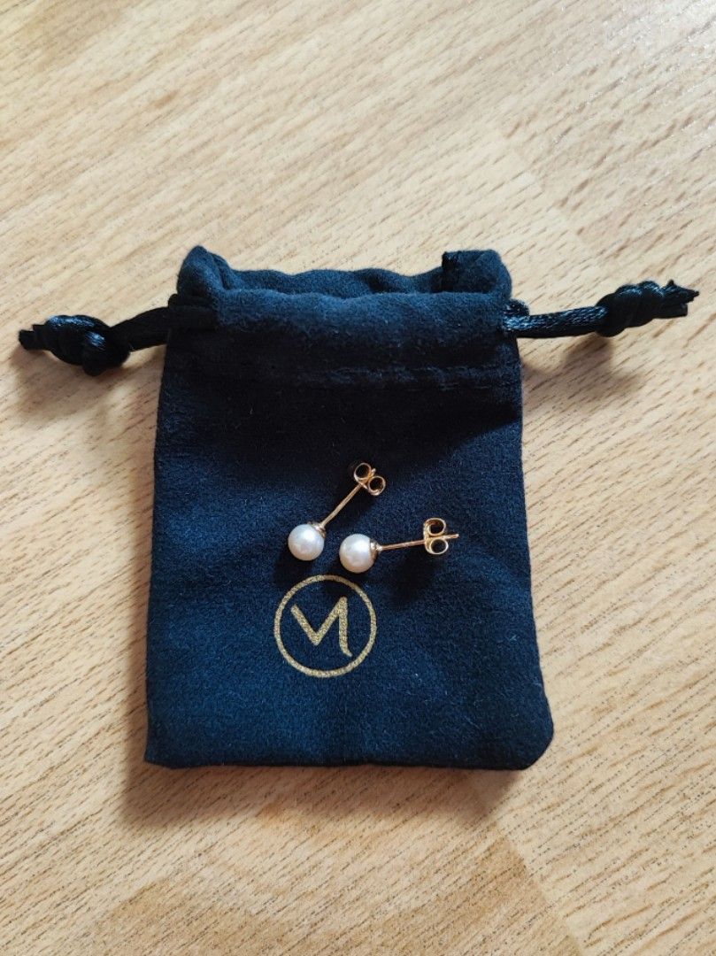 Mejuri 14k solid gold studs shop