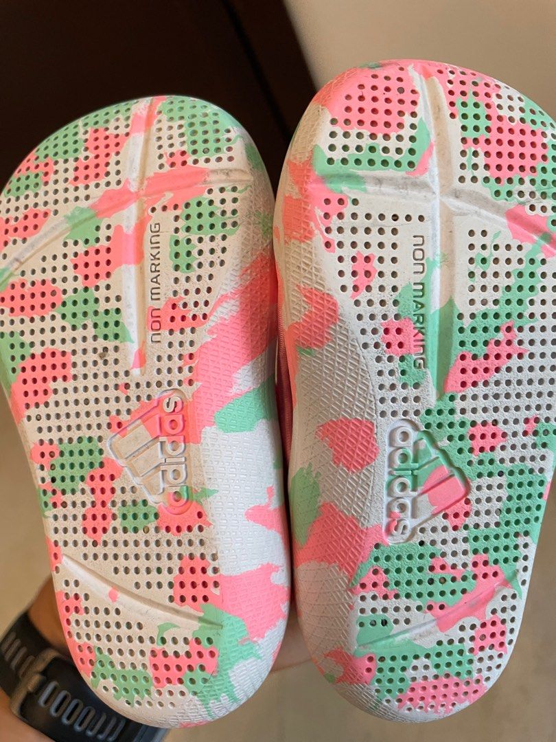 Girly nikes sales