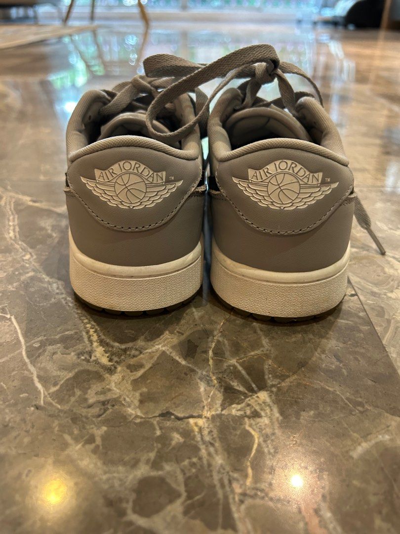 Gold nike hot sale golf shoes