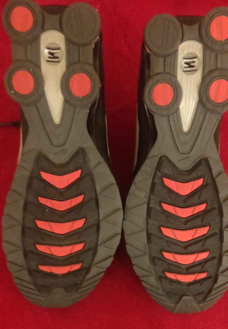 Nike shox junior on sale women's