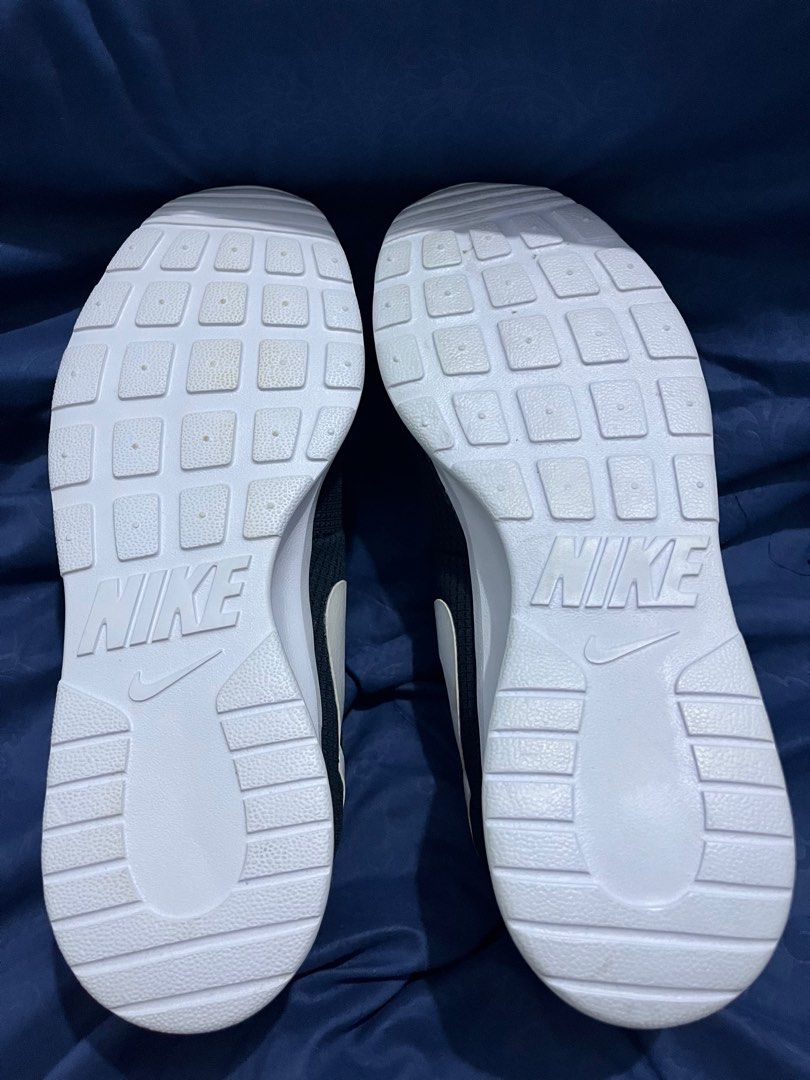 Nike Tanjun size 44 Insole 28 Fesyen Pria Sepatu Sneakers di