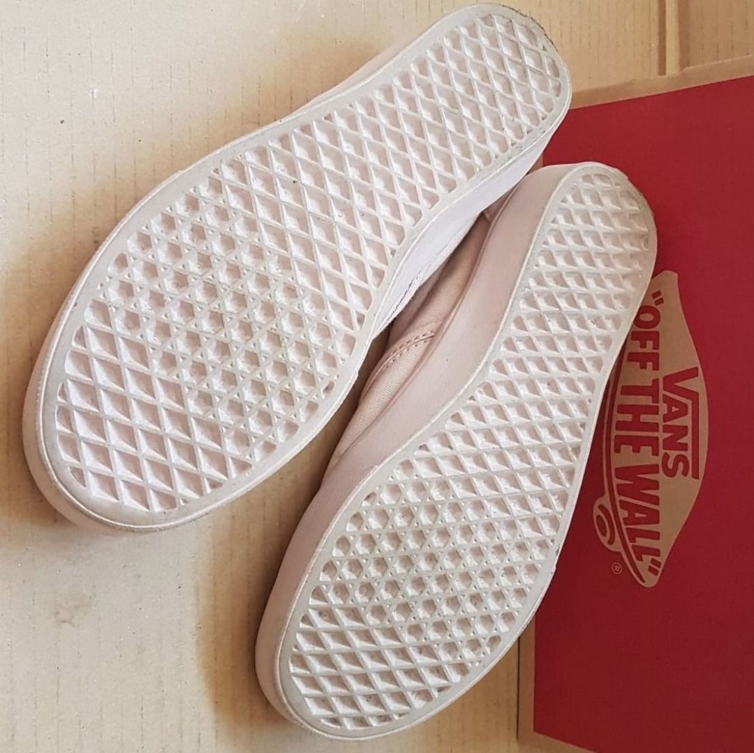 White vans clearance with pink sole