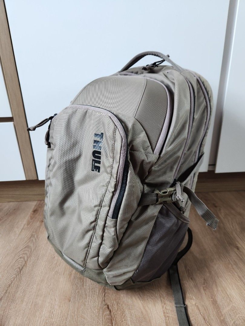 Thule narrator outlet backpack 31l