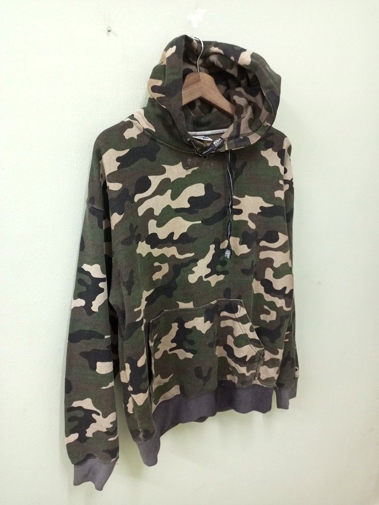 Pro Club camo hoodie Luxury Apparel on Carousell