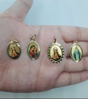 Religious gold enamel pendant pawnable brand new