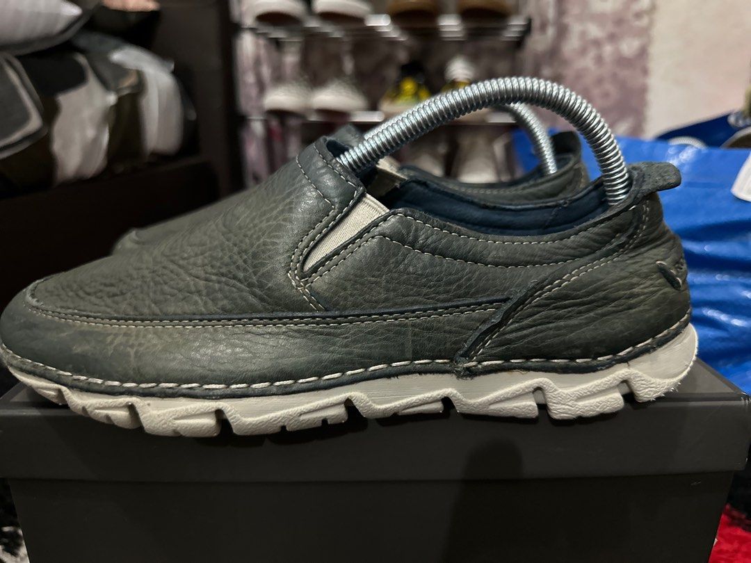 Rockport slip deals on walking shoes