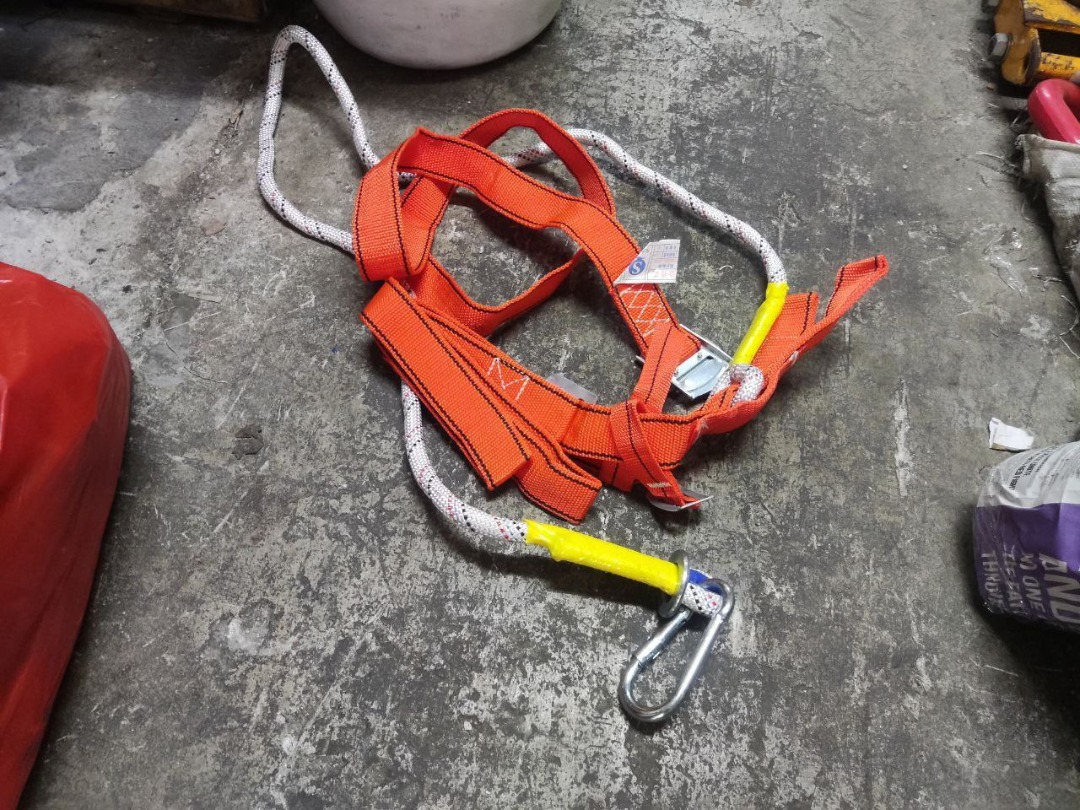 Safety Harness, Commercial & Industrial, Construction Tools & Equipment ...