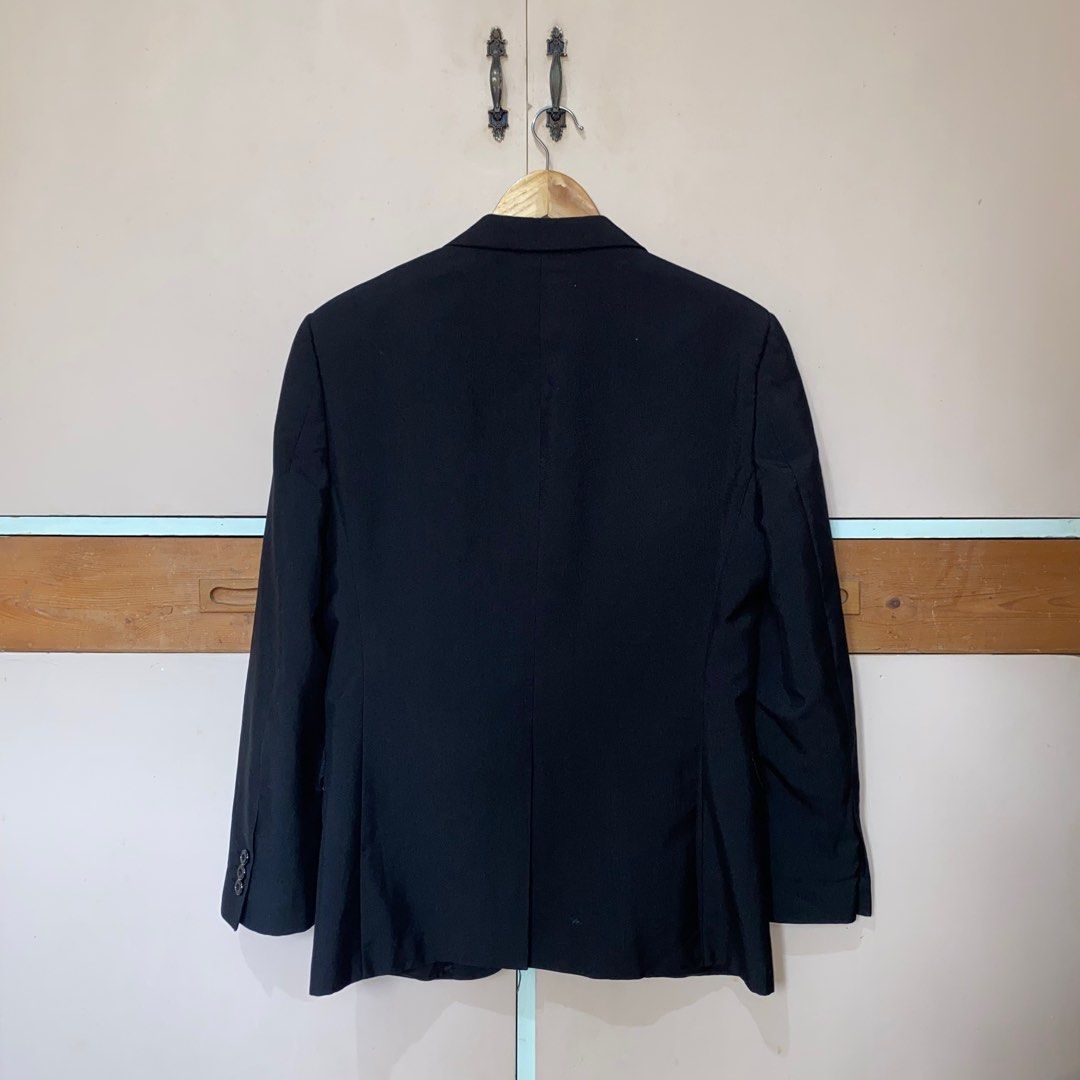 SAHARA coat (Category: Coats, Jackets and Outerwear) located in Baguio. Submitted by basicthriftbaguio (Listing ID 1278001436, Image 2). Description: authentic SAHARA black coat for men 🖤 M on tag from SM nabili, orig price is around 3-4k minsan lang nagamit 🫶🏻 needs wash since nasa closet lang length (shoulder to shoulder) - 17 in width - 17.5 in arm length - 23 in from tip of the shoulder has shoulder pads na overall no flaws/fades (9/10 con
