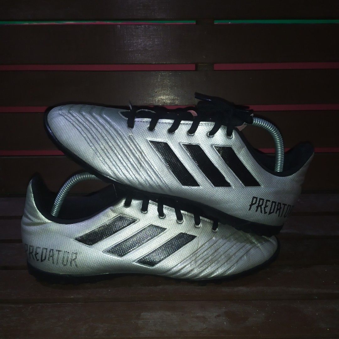 Sepatu futsal adidas silver new arrivals