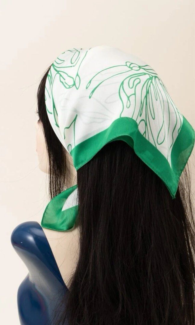 Billie Eilish Head Scarf Billie Eilish Head Scarf (Supreme Court