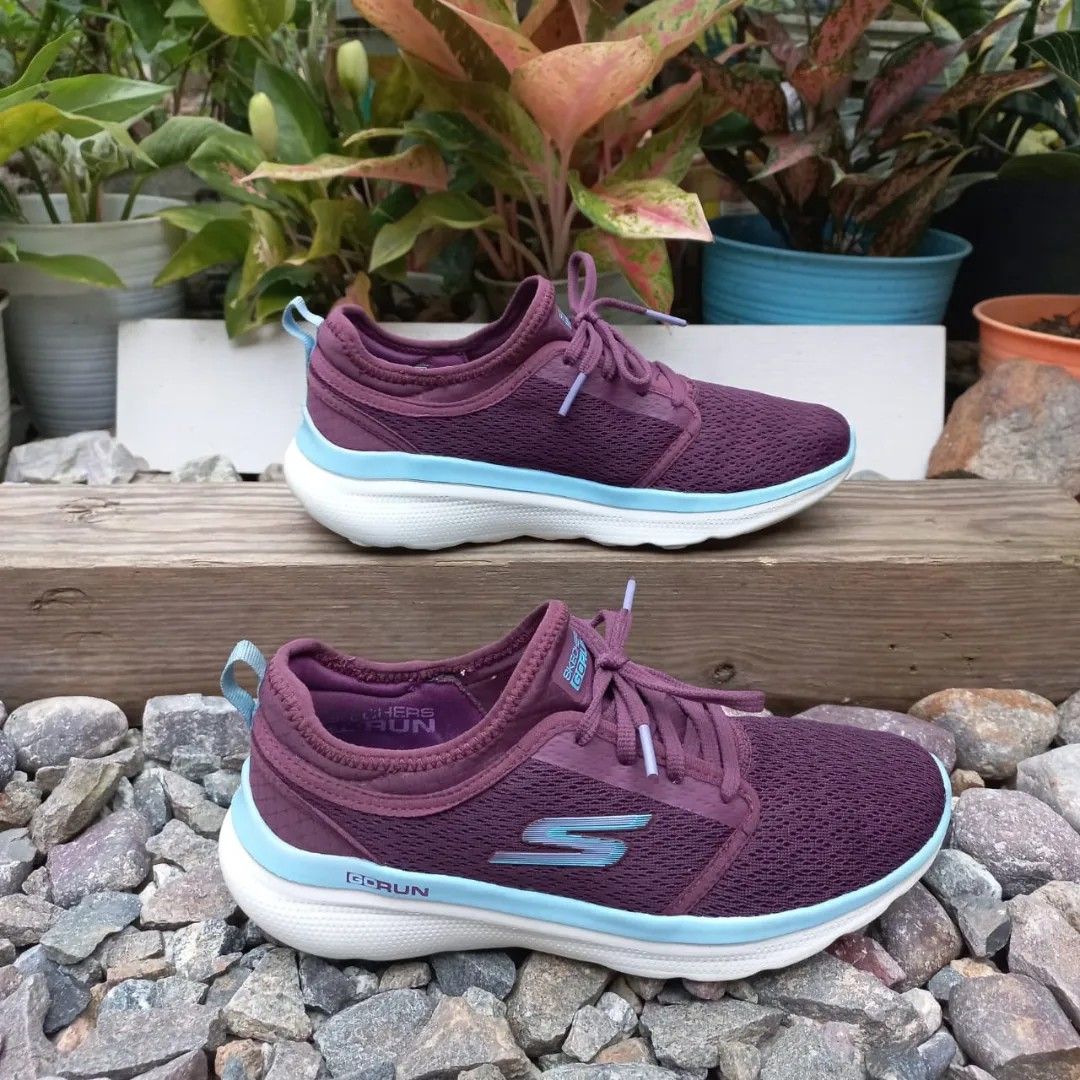 Skechers 37 Fesyen Wanita Sepatu di Carousell