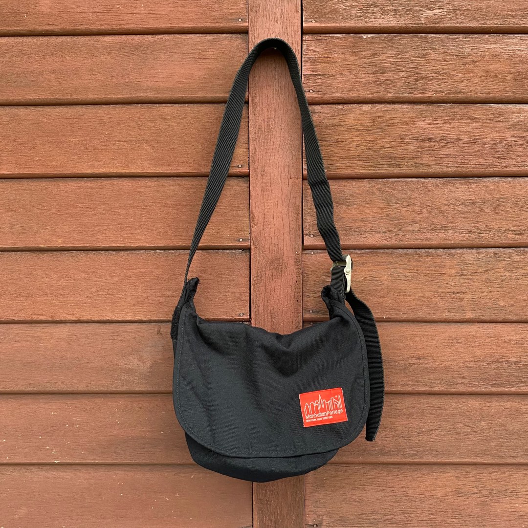Manhattan sling bag online
