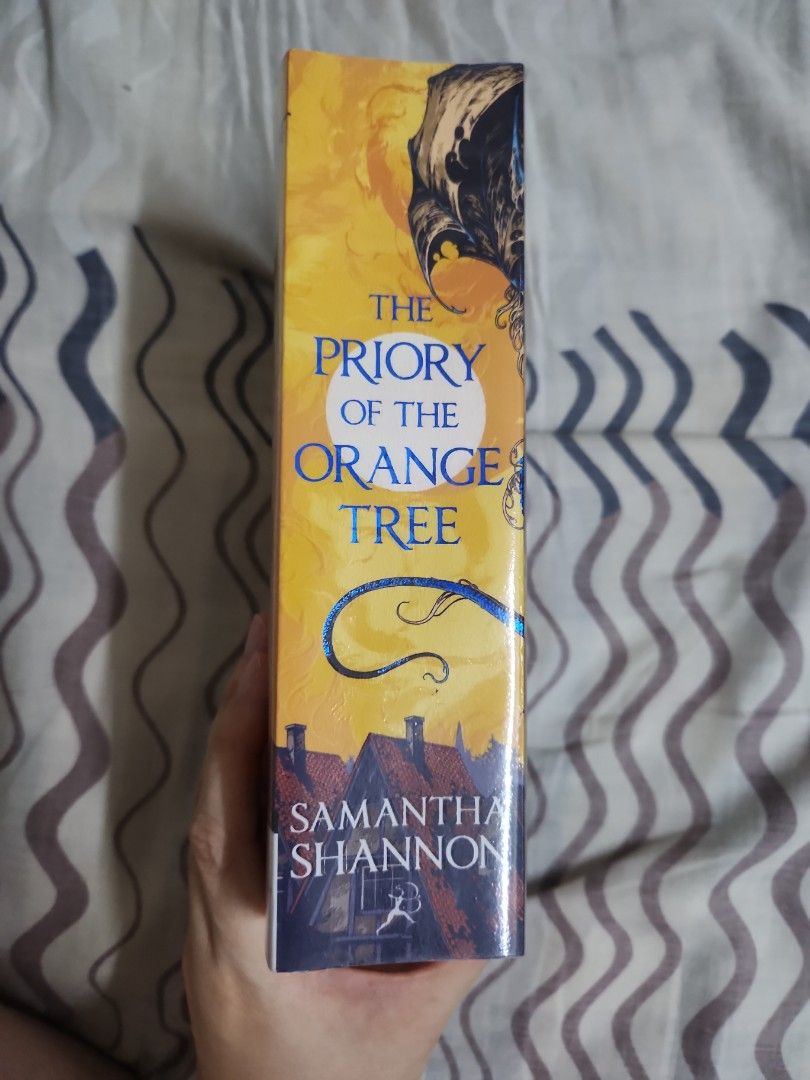 The Priory of the Orange Tree Samantha Shannon Book, Hobbies & Toys