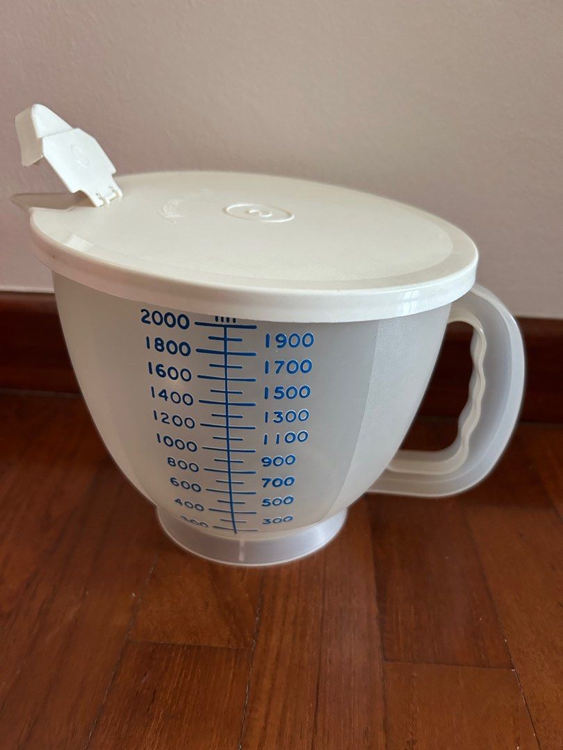Tupperware 4 Cup Measuring Cup With Lid 