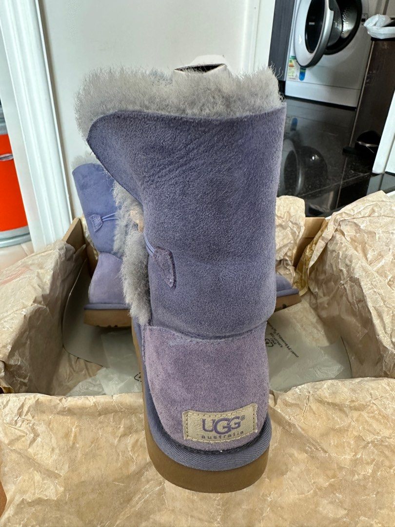 UGG Boot （分類：靴）位於 Hong Kong。 由 janbb 提交（商品編號 1277899727，圖片 2）。簡介： Size 37。