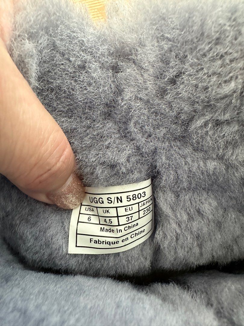 UGG Boot （分類：靴）位於 Hong Kong。 由 janbb 提交（商品編號 1277899727，圖片 3）。簡介： Size 37。