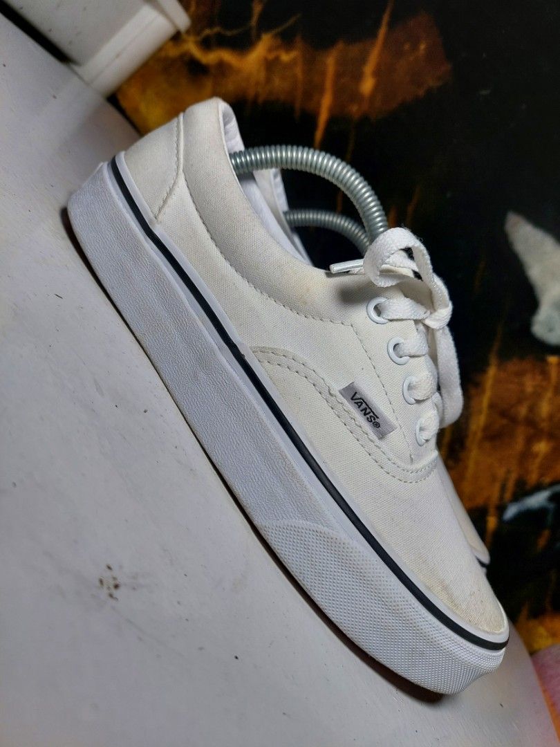 VANS AUTHENTIC WHITE SIZE 6.5 women Women s Fashion Footwear