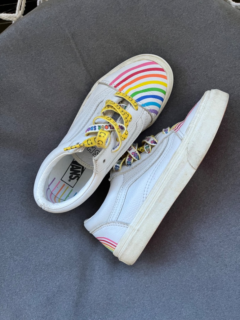 Vans old hot sale skool rainbow bottom