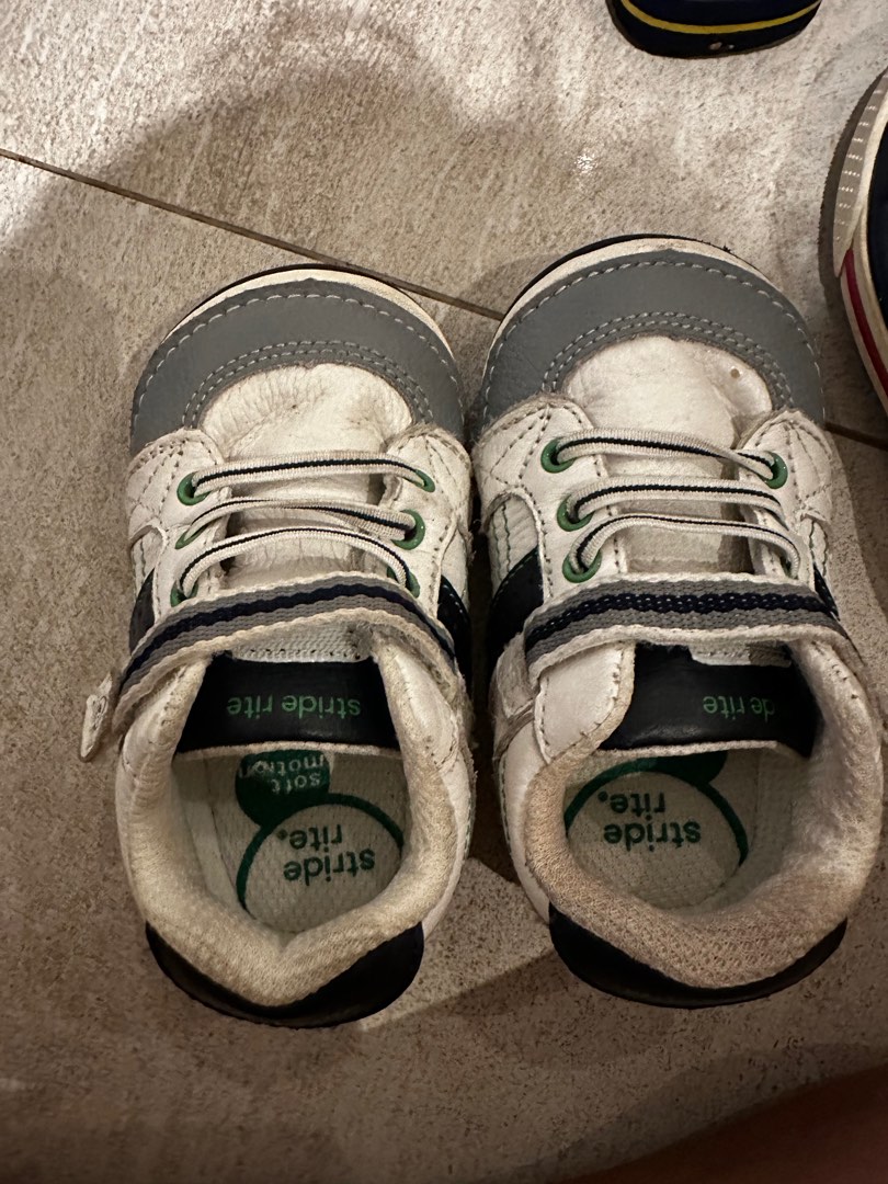 Stride rite 2025 wide baby shoes