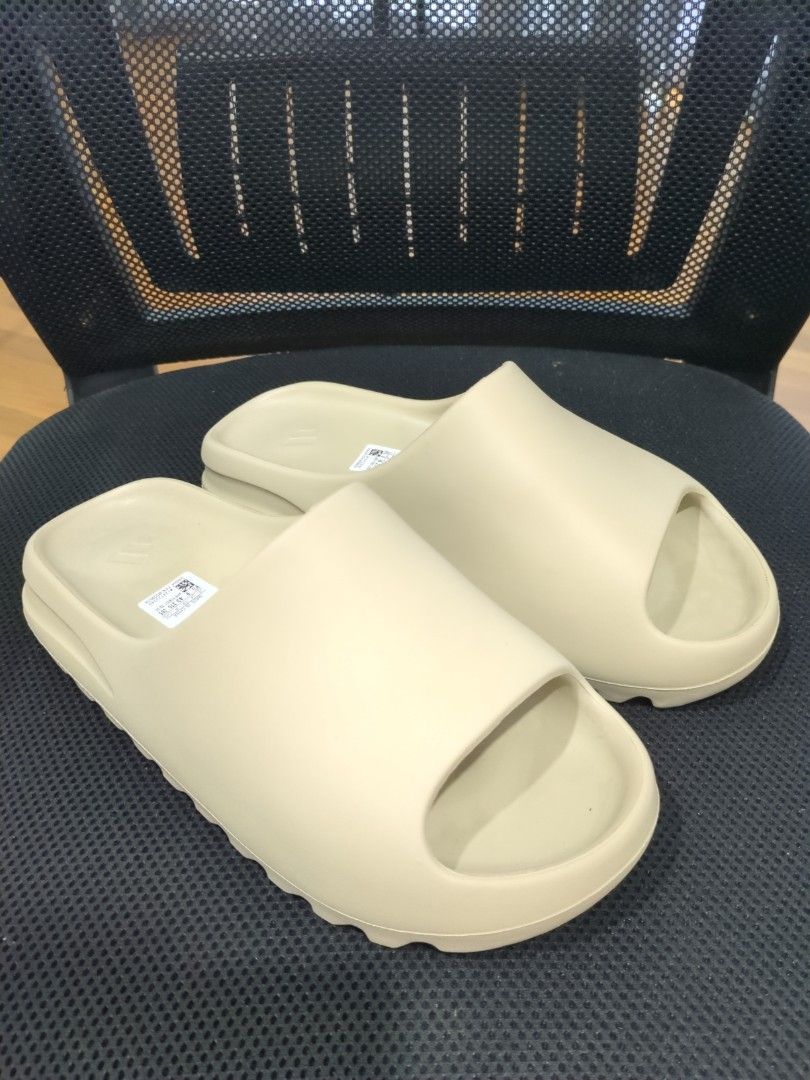 Yeezy slides 9.5 sales