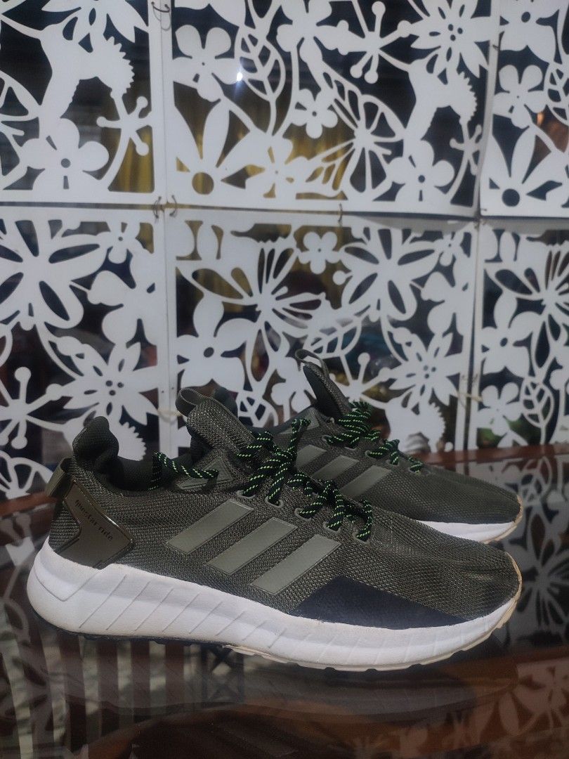 Adidas Questar Green, Fesyen Pria, Sepatu Sneakers di Carousell