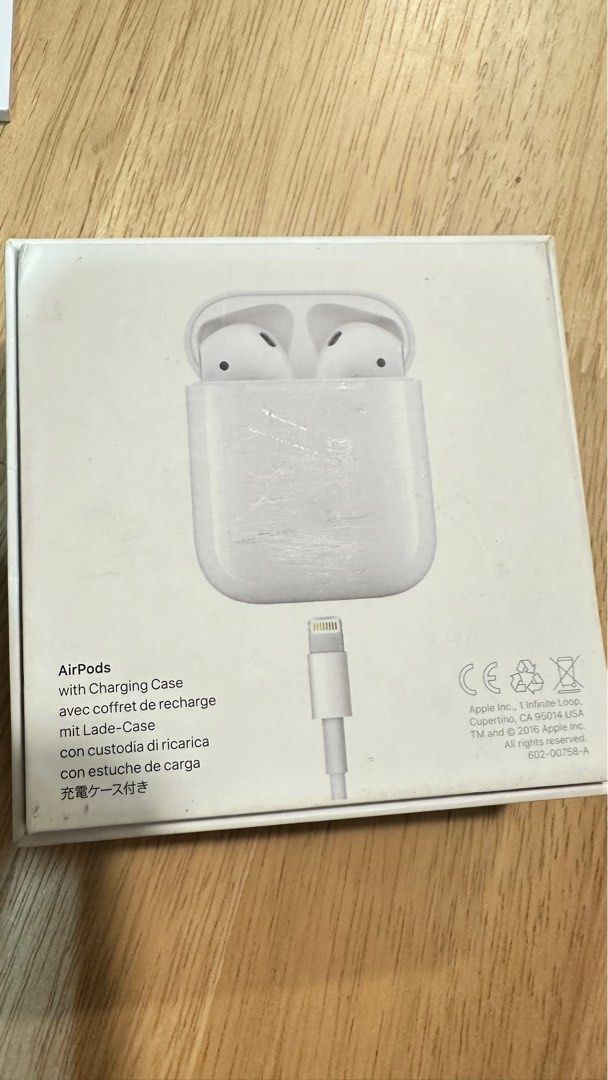 Airpods first gen (original) with box (Category: Headphones & Headsets) located in Cebu City. Submitted by prelovedbymareh (Listing ID 1328516282, Image 3). Description: ‼️issue: battery drains easily.