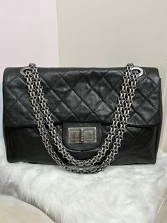 (Category: ) located in . Submitted by dg.luxeindulgence (Listing ID 1328564937, Image 1). Description: .