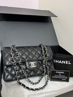 (Category: ) located in . Submitted by dg.luxeindulgence (Listing ID 1328555684, Image 1). Description: .