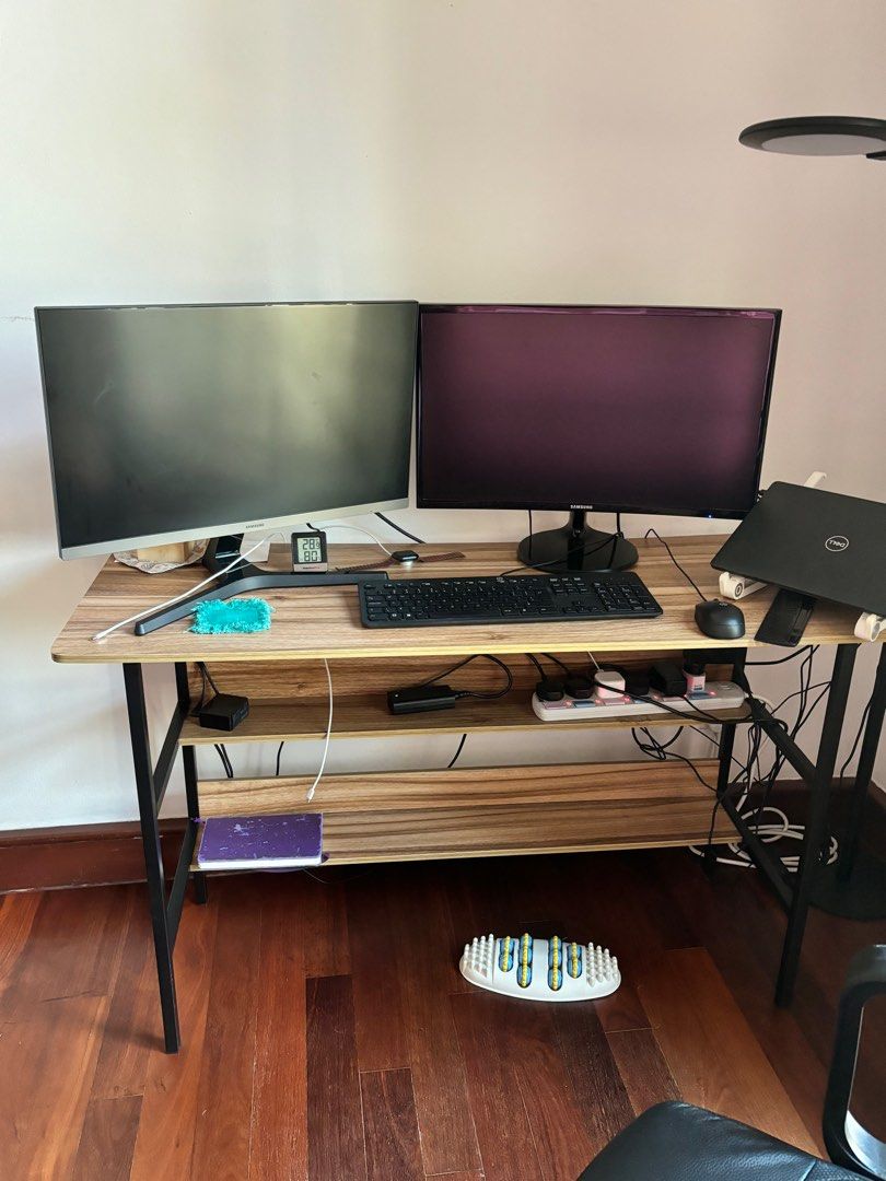 Computer Table (Category: Tables & Sets) located in Singapore. Submitted by avni.mathur (Listing ID 1328422475, Image 1). Description: .