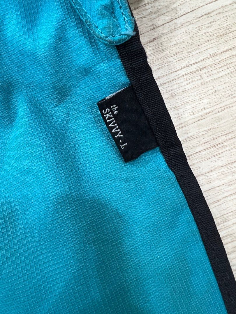 Crumpler Slivvy Bag, Men's Fashion, Bags, Sling Bags on Carousell